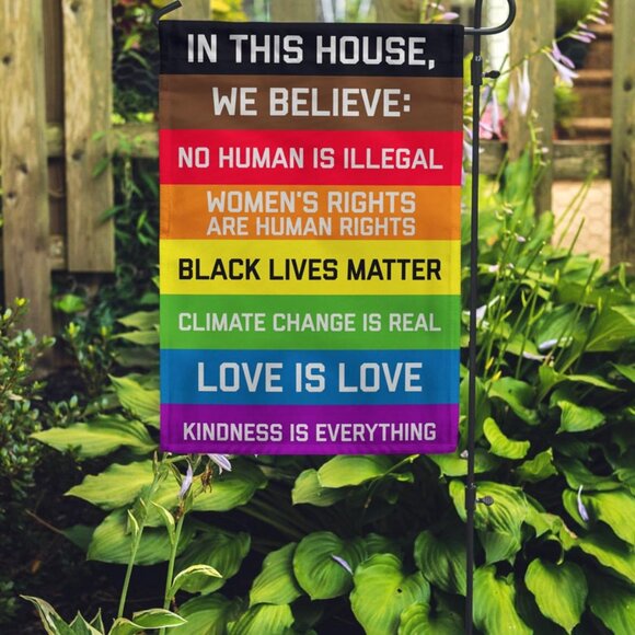 "IN THIS HOUSE WE BELIEVE..." GARDEN FLAG - Picture 3 of 3